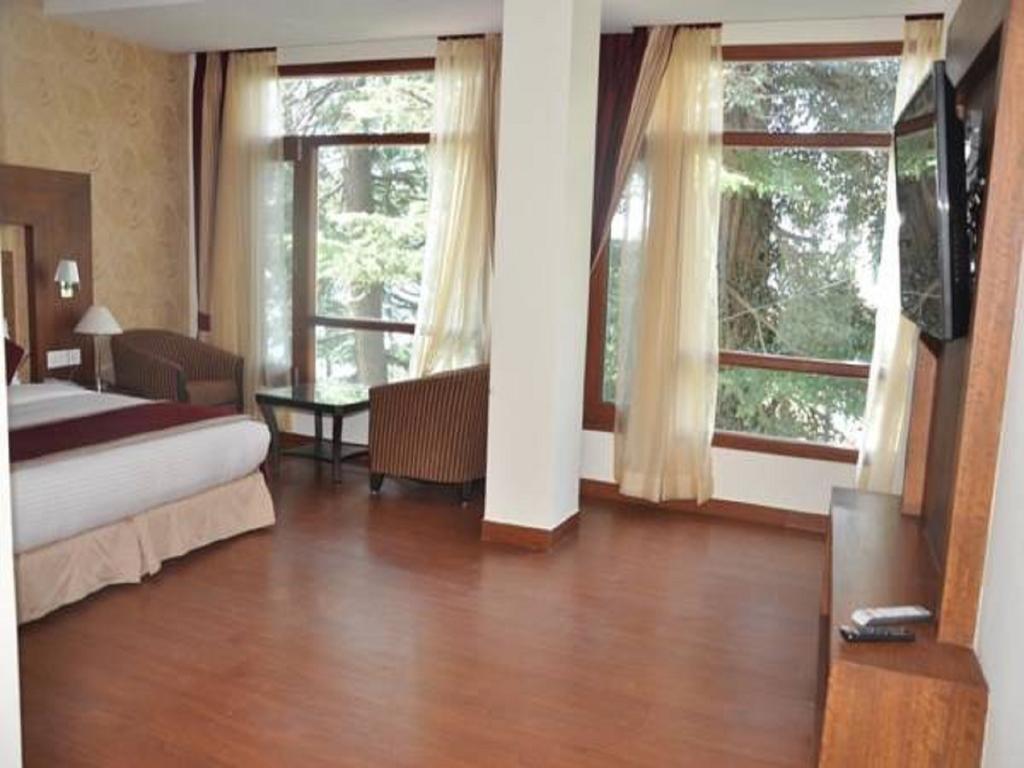 Hotel Southgate Шимла Экстерьер фото