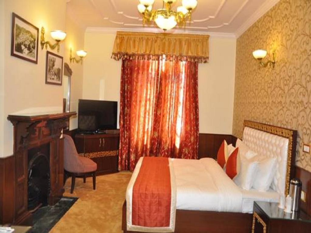 Hotel Southgate Шимла Экстерьер фото